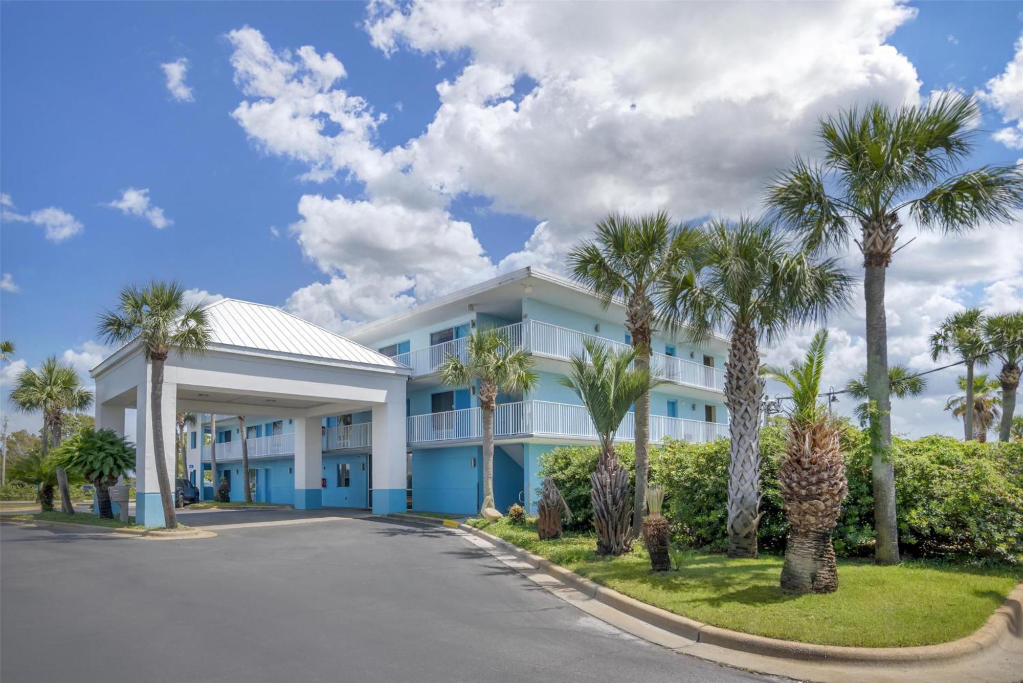 Western Waterfront Hotel