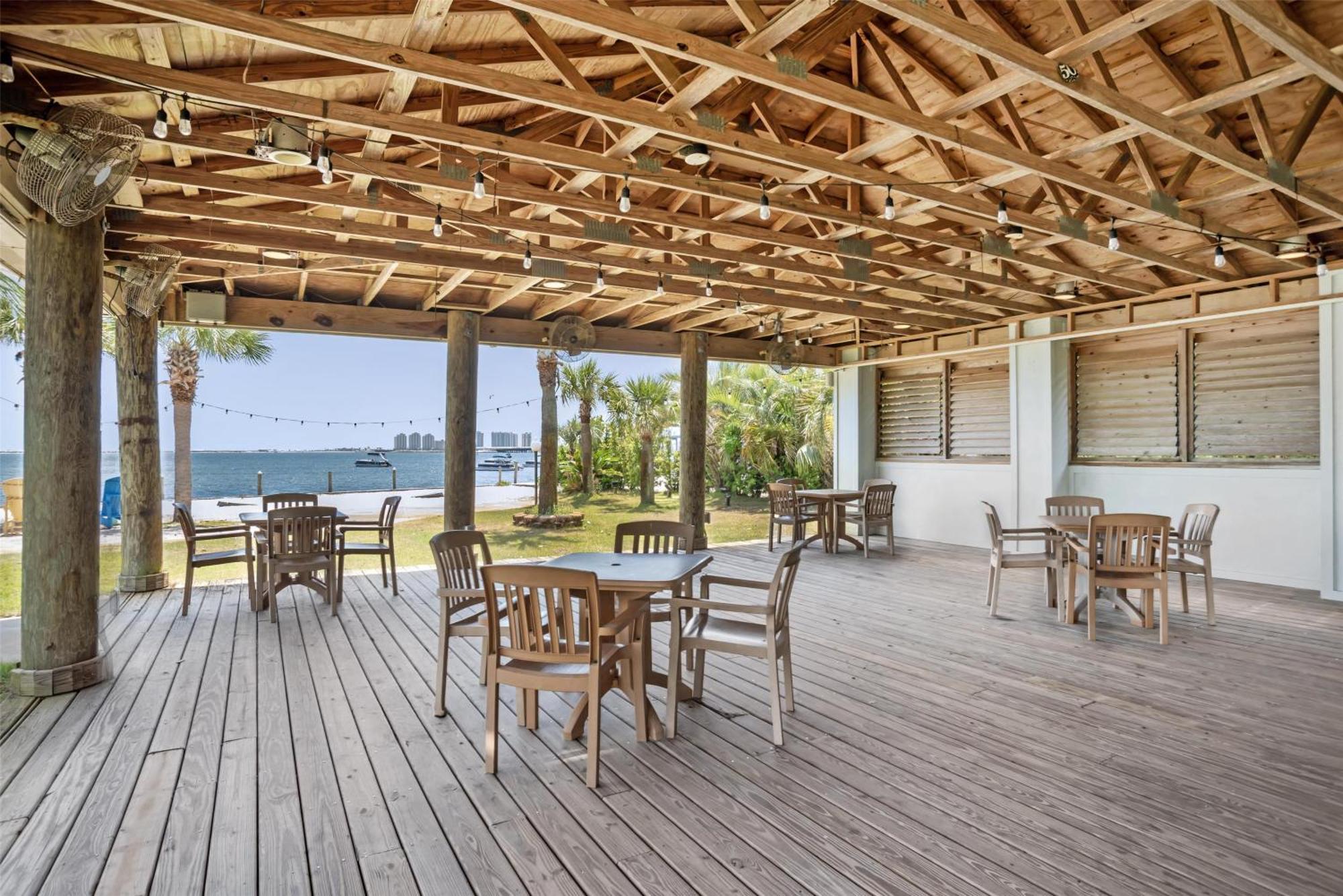 Western Waterfront 3* Navarre