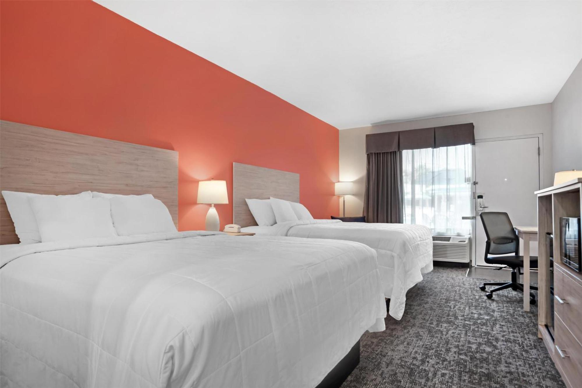 Western Waterfront Hotel