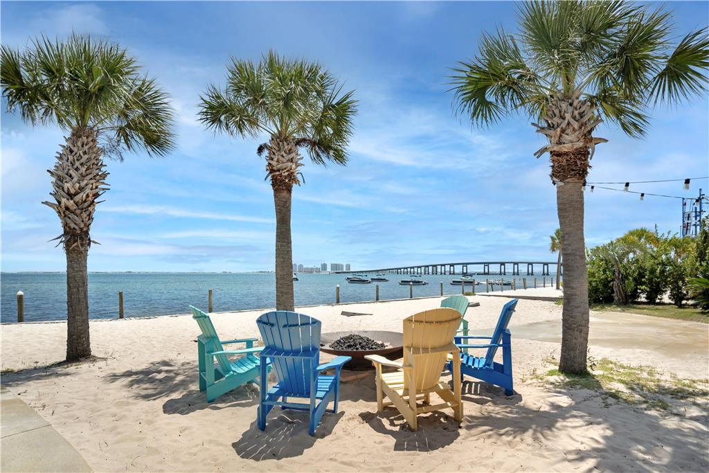 Western Waterfront Hotel
